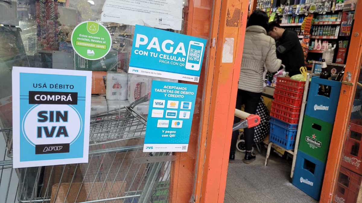 Esto no profundiza el deficit fiscal, pregunta el periodista. Responde Castagnetto: no, porque eato reactiva el consumo y aumenta la recaudacion. Como es que el mundo no nos copia estas genialidades....