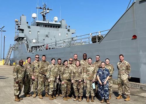 UKdefUS's tweet image. Congrats Sqn Ldr Tom Cousins - first 🇬🇧 @RAF_Logistics to pass @usairforce’s Advanced Logistics Readiness Officers Course at @FortGreggAdams!

Training like this brings the USAF &amp;amp; RAF’s combined Agile Combat Employment vision closer, enhancing logistics interoperability.

🇬🇧🤝🇺🇸