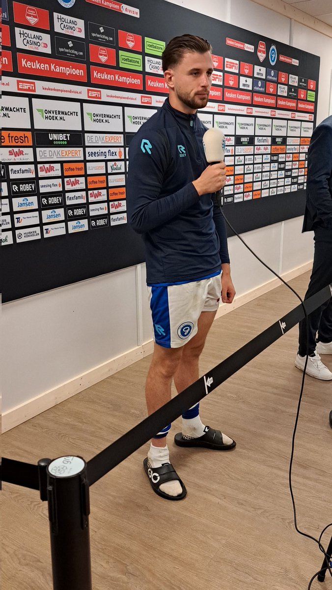 Başar Önal, Ezra van der Heiden en Giovanni Büttner bij de media 🎤

"Het was een echte teamprestatie vandaag. Het is mooi dat ik twee keer kon scoren, maar we hebben het echt als team gedaan", aldus <a href="/BASBallonvaart/">BAS Ballonvaart</a> Man of the Match Önal.

#GRAhel 🔵⚪️
