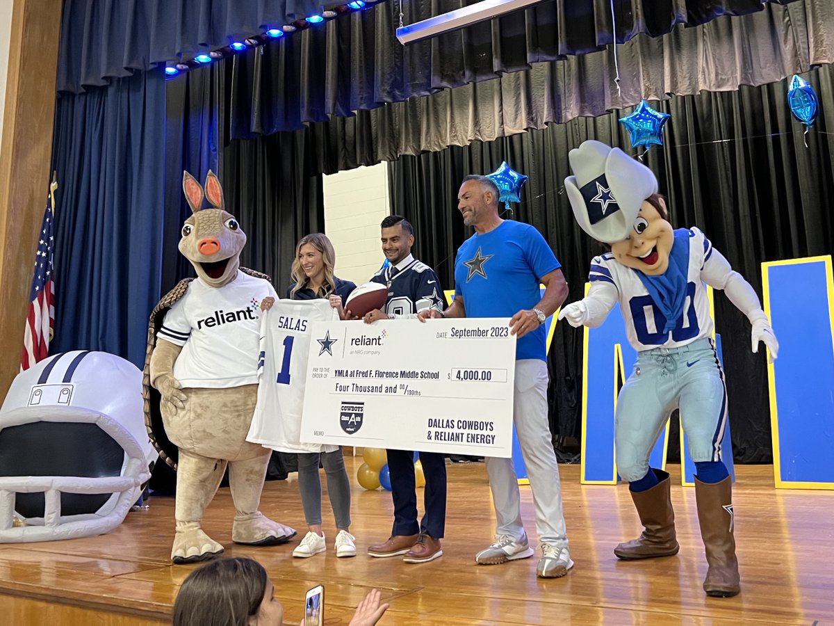 Excited to team up with the @dallascowboys for #CowboysClassActs powered by @ReliantEnergy to reward exceptional #DFW teachers! Today, we surprised @dallasschools @PeerlerPirates Principal Tito Salas with a grant for his dedication to his students and school! #ReliantGives