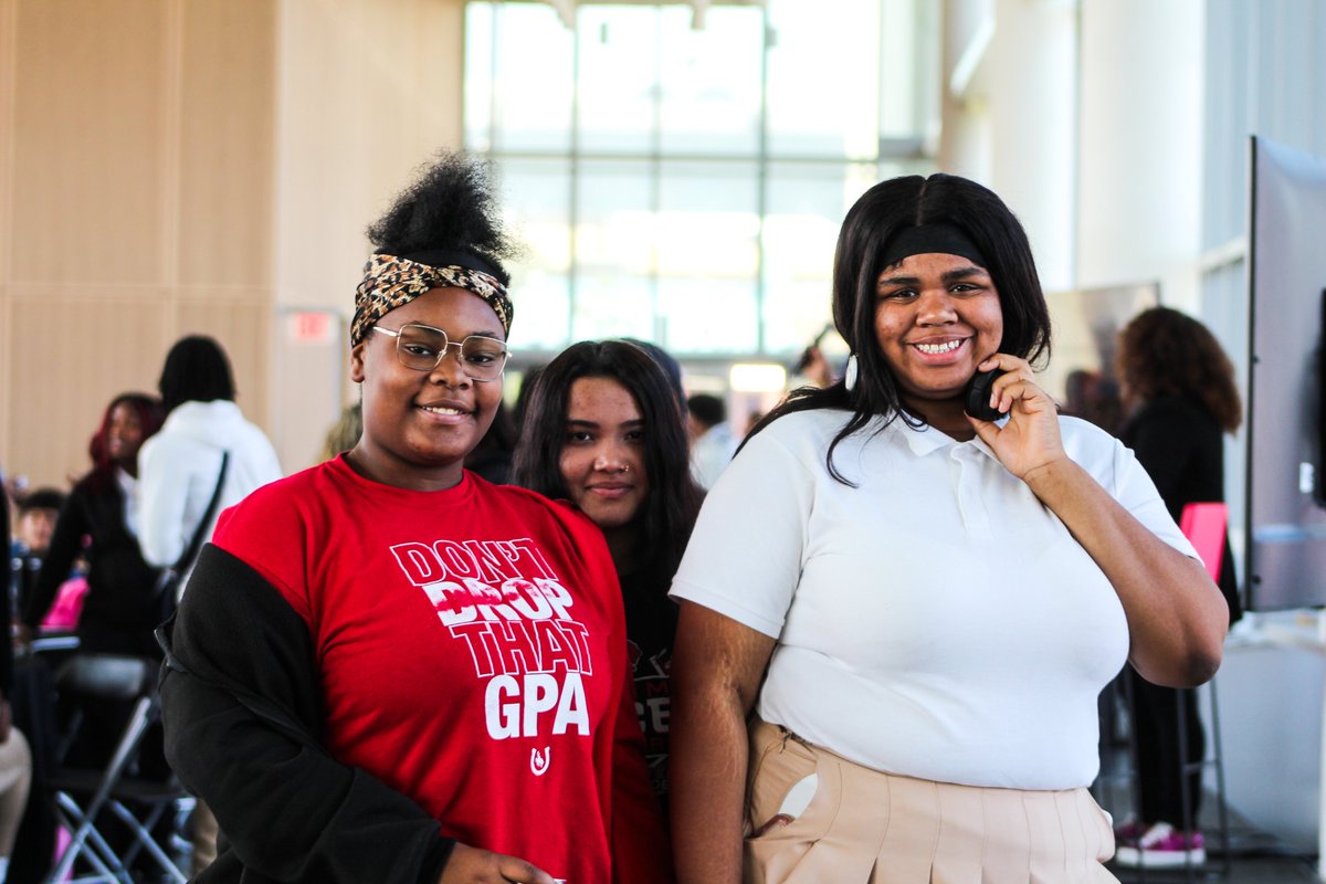 stlCITYsc's tweet photo. Beyond the pitch 💼 ⚽️ 

Last week, students from @slps_info joined us at CITYPARK for CITY Career Day. We’re so happy to team up with @wwt_inc to educate young people on all the professional opportunities in sports! 

#AllForCITY https://t.co/5onwwjS1wR
