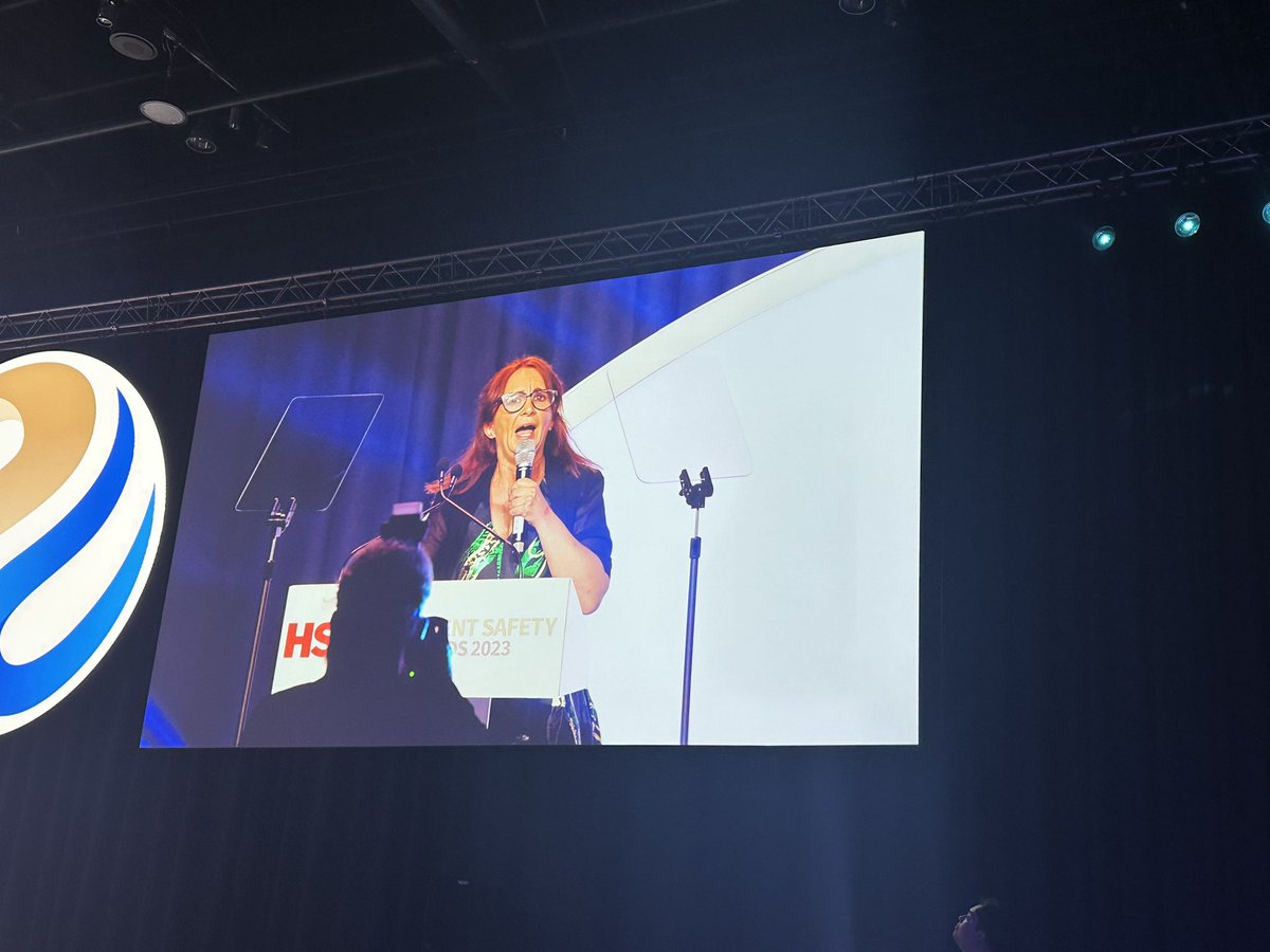 karendawber's tweet image. So on the drive to #HSJpatientsafety awards was listening to #JustAMinute with @lucyportercomic and time for the awards and who pops up? #MadeUp