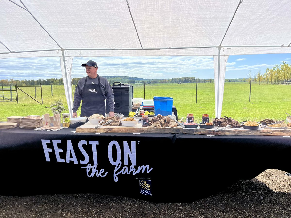 StephanieVanth1's tweet photo. Informative @OntarioCulinary #feaston Industry Day at Bison du Nord - lots of connections between farmers, restaurants, industry associations and policy makers. Thanks to the Belangers and Whiskeyjack for the delicious local food! #farmnorth https://t.co/5FLrHOlqzE