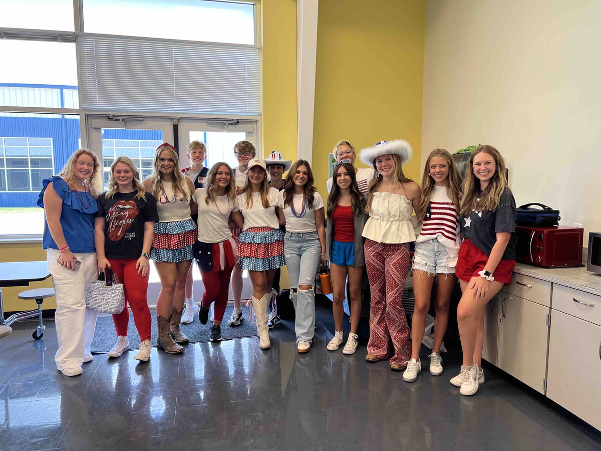 vancecharter's tweet image. HOCO Begins!
🇺🇸America Monday🇺🇸