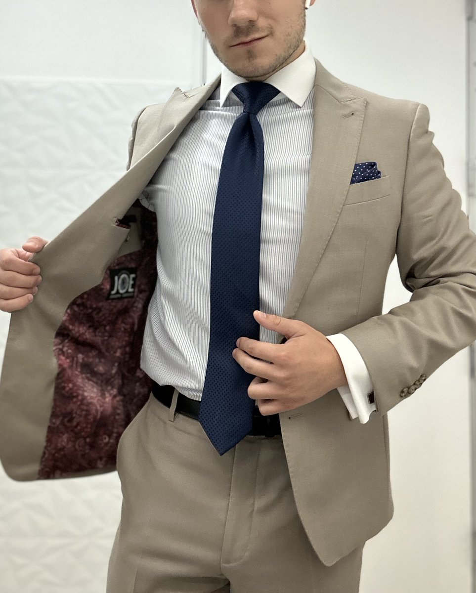 Mannsuits (Now on OnlyFans!) tweet media