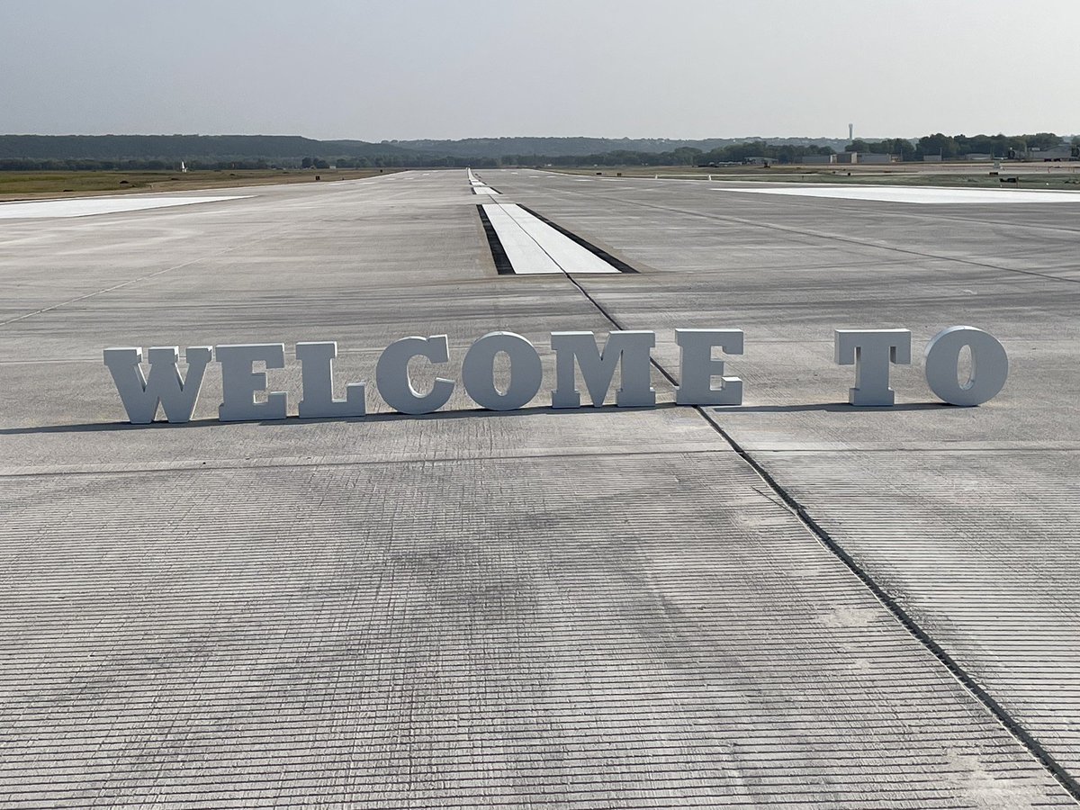 FlyMHK's tweet photo. Manhattan Regional Airport Welcome To!
American Airlines returns on September 25th. Book your tickets now at https://t.co/8v9u6ihzyj. https://t.co/vZN7JS2m0j
