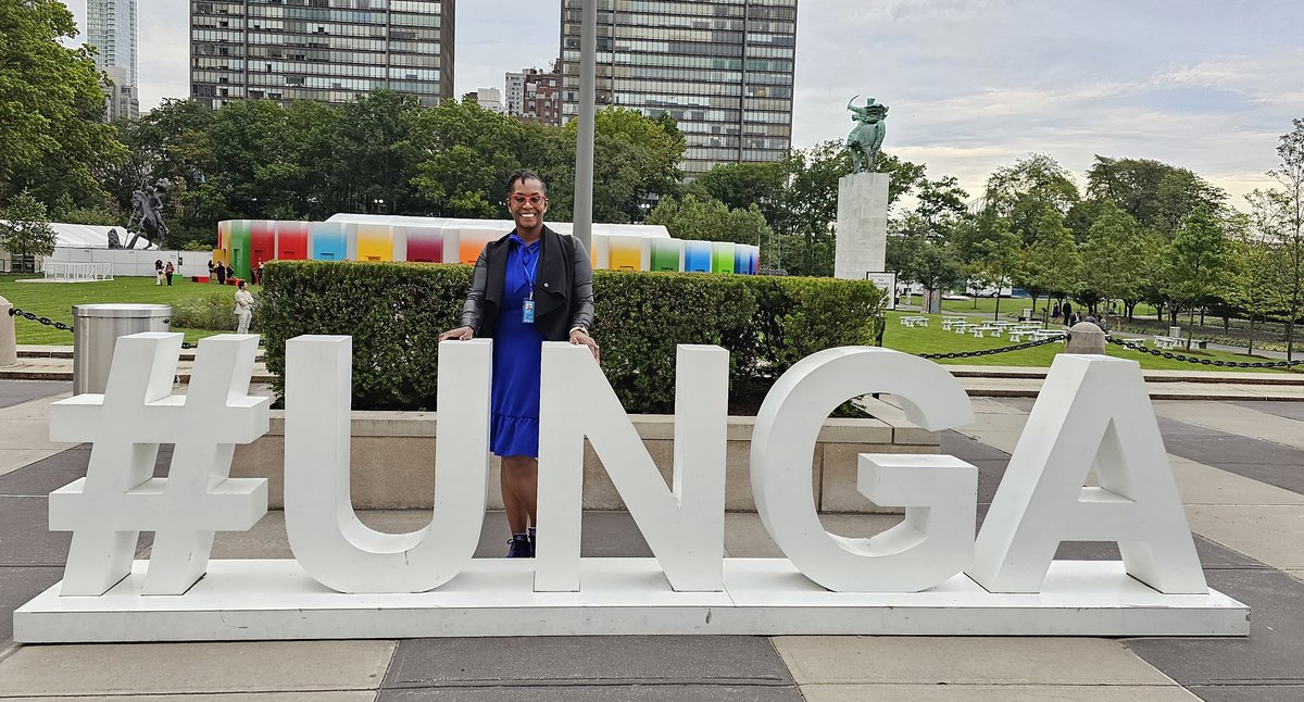 DeltaAdvocate23's tweet photo. At the Global #PeoplesAssembly in NY, 2040 activists from 145 countries, #PeoplesDeclaration demanding social, economic, financial, climate justice & protection of civic space & human rights. https://t.co/BU38woAG4q #SDGSummit #Act4SDGs @antonioguterres @POTUS @stellasgirlsinc https://t.co/WFpWeeqaqM