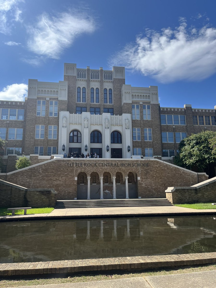 A weekend spent learning the history of desegregation and integration @CentralHighNPS Thanks @TeachAmHistory for an amazing opportunity! #historyteacher #sschat #ushistory