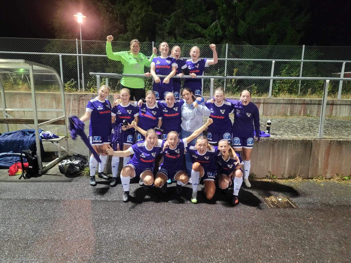 Vinst för U-laget🤩 Ellen blir matchens lirare⭐️ Tack till SA Revision för fina priser💜