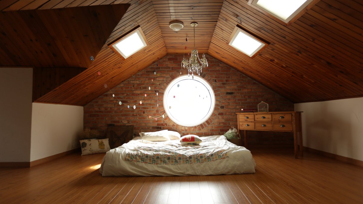 Have spare attic space? A design to turn space into a spare bedroom. Spacious with natural light.
#home #atticspace #bedroom #spareroom #atticdesign