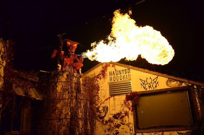 Is anyone down to travel to Ohio with me and go to  @_HauntedHoochie ?? https://t.co/SpzF2QpHSL