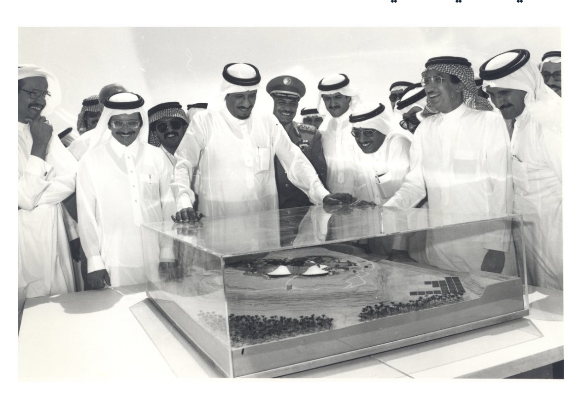 قطاع العمارة و التصميم يساعد بشكل كبير في الحفاظ على الهوية التراثية في بلادنا حماها الله. وتعزيز ذلك سيحافظ على هويتنا التراثية لاجيالنا الحالية والقادمة باذن الله. 

ورائد المحافظة على التراث هو مولاي خادم الحرمين الشريفين فمن توليه امارة الرياض وجلالته حفظه الله ورعاه يولي جل