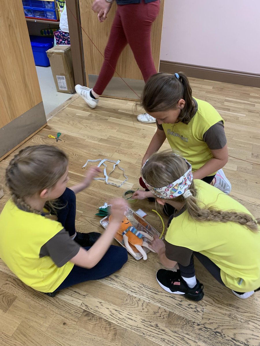 1stMeadowfield's tweet photo. Tonight we've started our skills builders for this term. The younger girls were building structures with food 👷‍♀️ while the older girls were building zip lines for teddies 🧸 @GirlGuiding_DS @GirlguidingNEE @Girlguiding https://t.co/Q4RWUcIwck