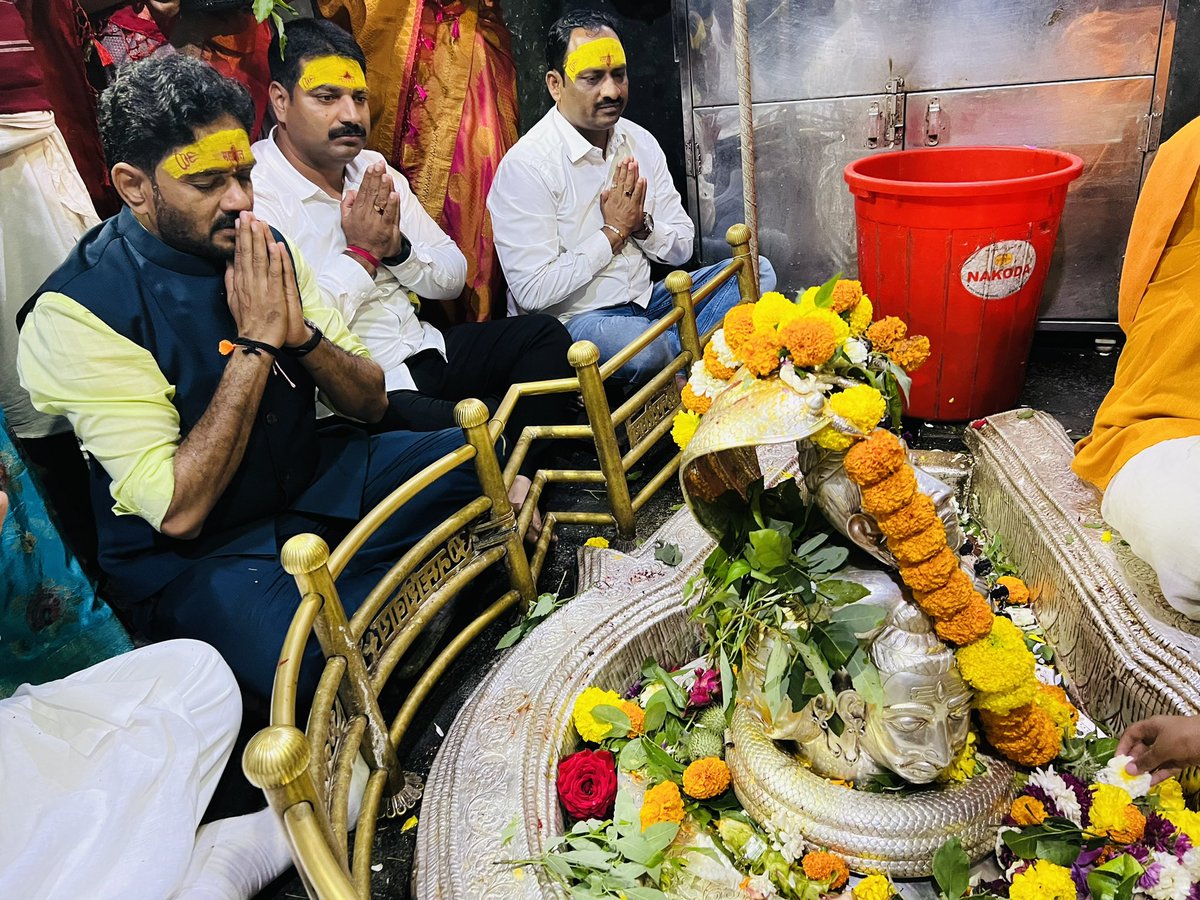 iYogeshTilekar's tweet image. काल परिवारासह भीमाशंकर ज्योतिर्लिंगाचे दर्शन घेऊन भगवान शिवशंकर यांचे आशीर्वाद घेतले…

या वेळी अष्टि विधानसभेचे माजी आमदार भीमरावजी धोंडे दाखिल दर्शनास अल्यास खुप दिवसांनी भेट झाली. 

#bhimashankar #bhimashankartemple #bhimashankarjyotirlinga #harharmahadev #OmNamahShivaya