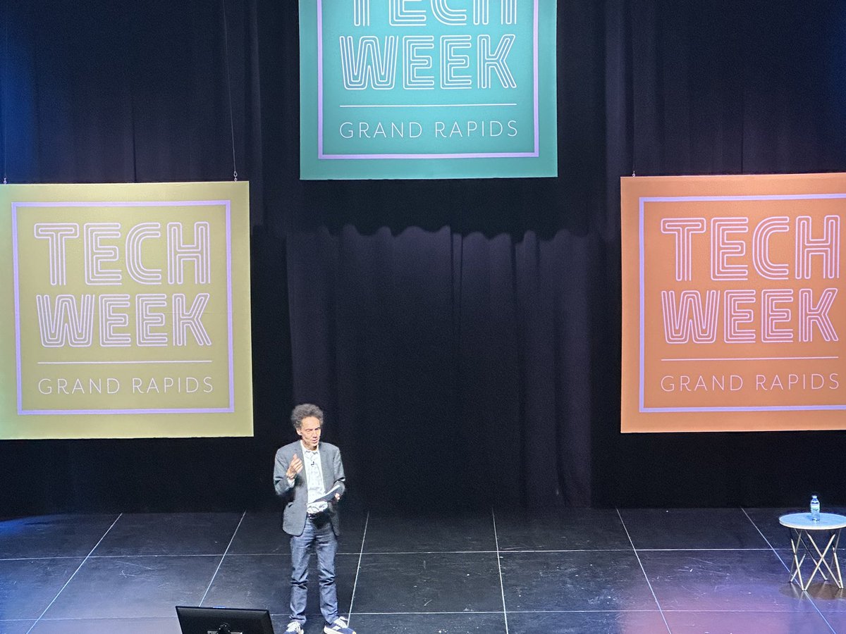 andrea_ness's tweet image. How does Grand Rapids become
The next #TechHub? @Gladwell opens up the conversation, urging that it&apos;s about the talent not the companies. The other hubs keep their talent at home, #techweekgr