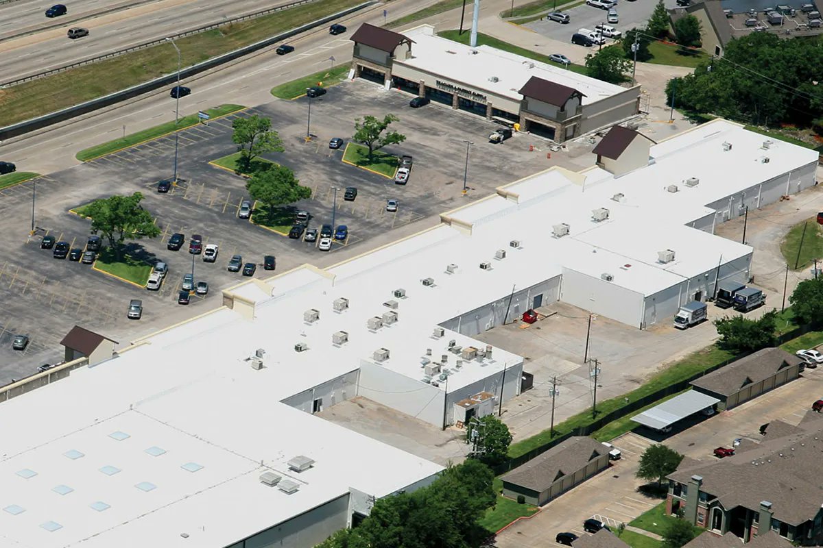 The Benefits of TPO Roofing for Chicago Flat Roofs

When it comes to flat roofing solutions for homes and commercial buildings in Chicago, the choices can often feel overwhelming.

Read more at supersealroofing.com/the-benefits-o…

#tporoofing #commercialroofcontractor #chicagoroofing
