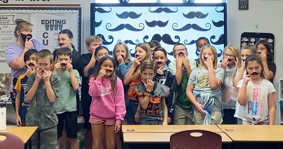 We MUSTACHE that you make your Monday magnificent! 🥸