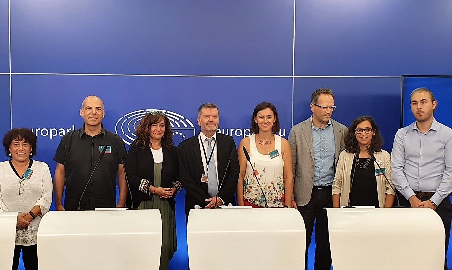 EUROLANG's tweet photo. European Language Equality Network (ELEN) calls on EU Member-States to back Spain’s proposal to make #Catalan, #Basque and #Galician EU🇪🇺 official languages. #GalEusCatEUOfficial #ELEN2023 #EU2023ES @EUCouncil @eucopresident 
https://t.co/hlPPLWbnjb https://t.co/CyFfNA9Shn