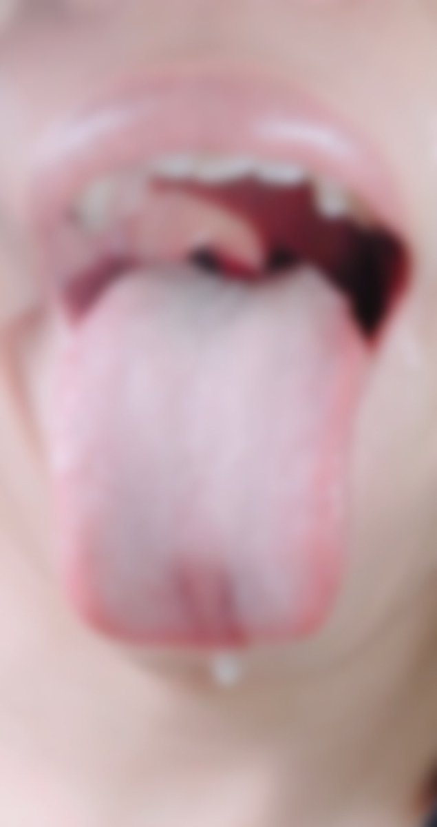 Uo5V54's tweet photo. こんばんは！

もし過去のツイート画像や動画まだ貰えてない方はこちらにいいねかリツイートよろしくお願いします！🙇‍♀️

条件をクリアしたたくさんの方にDMを送っているのですが誰に送ったのかわからなくなってきましたので、、！💦
#唾液販売　#唾液売ります　#舌フェチ https://t.co/wON5N2nrWV