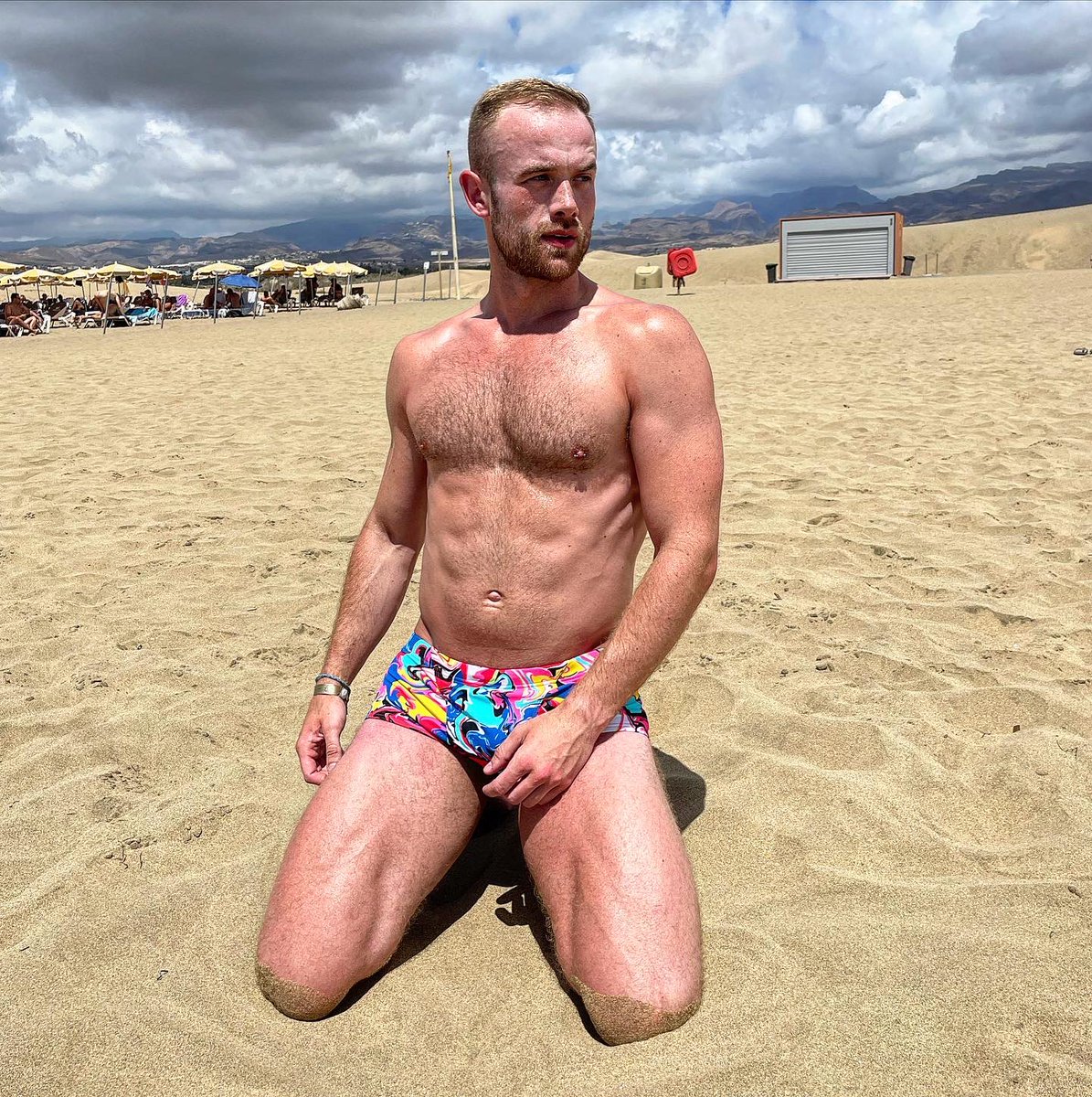 MrMPL96's tweet photo. Life’s a beach 🏖️ look for f*cks to give 🧐 https://t.co/jq0KUDuTXj
