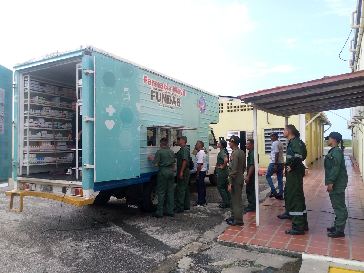 ||Hoy #18sep la <a href="/ARB_CANB23/">Aviacion Naval Bolivariana</a> recibió a una farmacia móvil perteneciente a <a href="/FundabOFL/">Fundación de la Armada Bolivariana</a> con la finalidad de traer insumos médicos a módicos precios, para el bienestar de nuestros Combatientes Aeronavales, BZ!