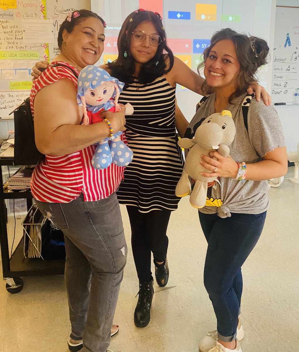 It’s KINDERGARTEN DAY at LHS. Lots of pigtails, braids, stuffed animals, mini backpacks, fun tshirts, and more! It’s fun being a kid again. 🖍🧸👧🏼👦🏼 #LHShomecoming2023 <a href="/LHSintheNews/">LaVergne High School</a>