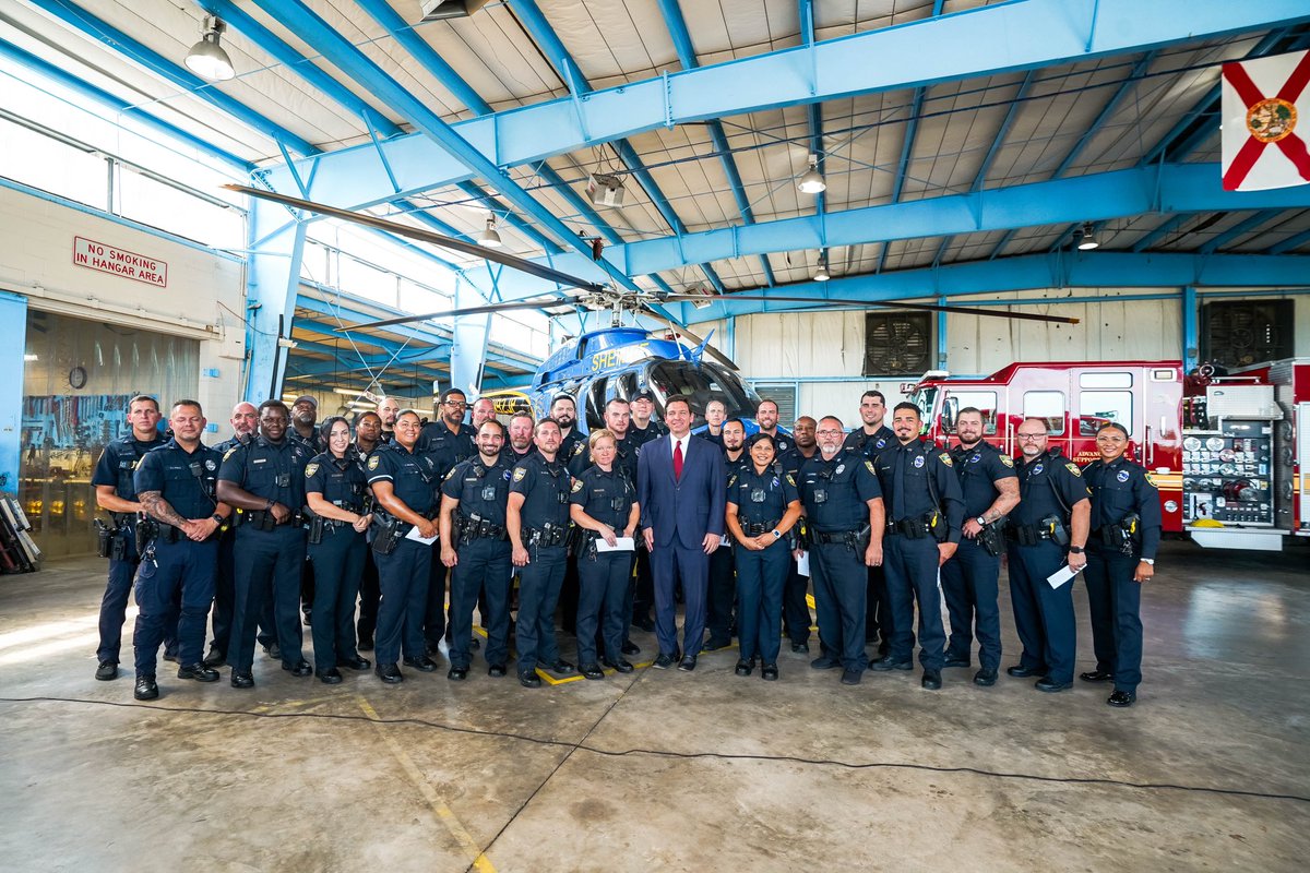 Ron DeSantis tweet media