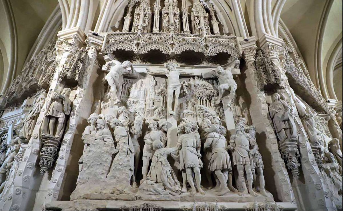 Obra cumbre del Renacimiento.

(iba a decir del Renacimiento en España; digo mejor del Renacimiento a secas)

El Via Crucis del Trasaltar de la Catedral de Burgos, por el siempre genial Felipe Bigarny.

Motivo definitivo para votar a Burgos.