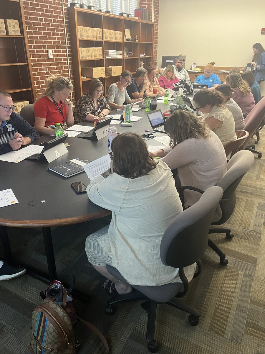 There’s power bringing teacher leaders together to learn and apply that learning when facilitating teams. Lucky to work with these amazing leaders <a href="/DSMRoosevelt/">Des Moines Roosevelt</a> #riderexcellence