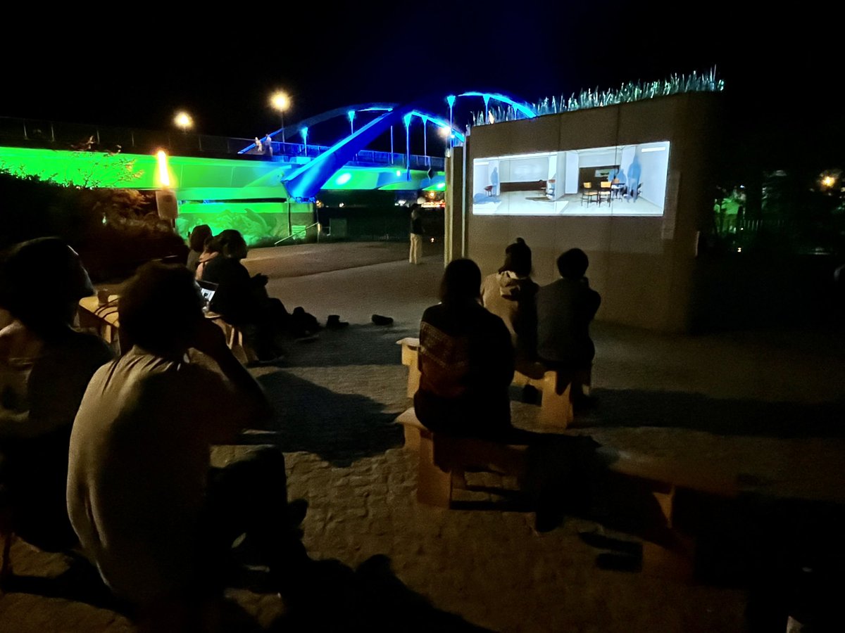 PachmannRene's tweet photo. Tag 87 #sorryinffo - Heute konnten wir mit den Peace Ambassadors Poland einige ergreifende Filme und andere intensive Kunstwerke über die Situation der Menschenrechte von Geflüchteten zeigen. 
Trotz unbeständigen Wetters und weniger Besucher*innen eine tolle Aktion! https://t.co/gaSqW0gnzO