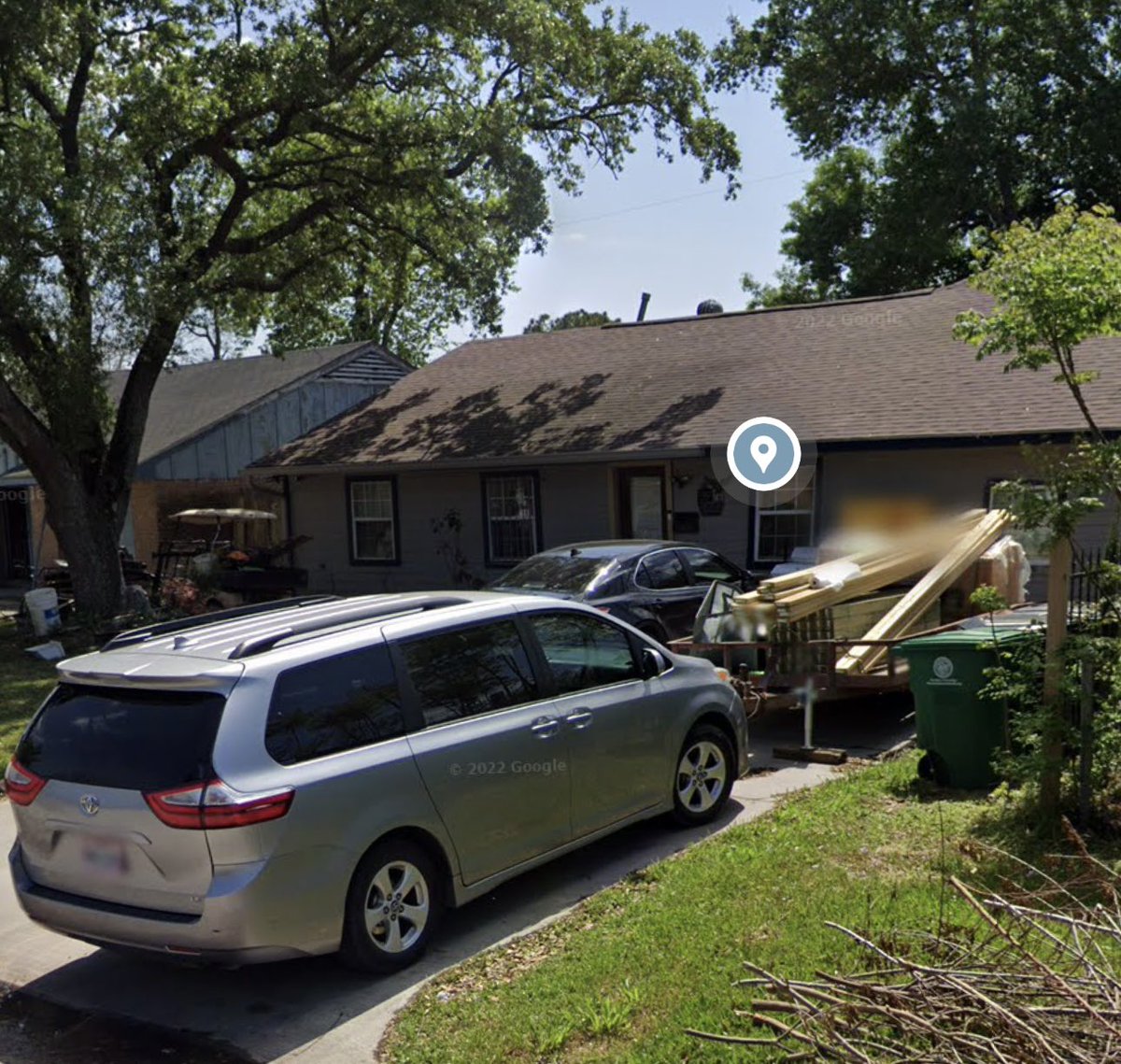 There are reports of this home on Elm Tree might be on fire