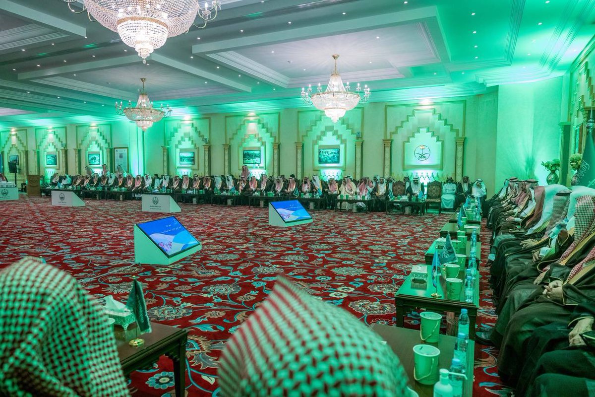 dahash333's tweet photo. خلال حديث سموه بندوة : أثر على تراب الصحراء ، بالجلسة الأسبوعية لسموه بقصر التوحيد ..

سمو #أمير_القصيم : في هذه الليلة التاريخية الوطنية اعتبر ان الحضور من جميع افراد المجتمع ومناطق مختلفه من المملكه يعبرون عن معنى اليوم الوطني بكل محبة للوطن  تحت سقف واحد . https://t.co/vLTEQjp97C