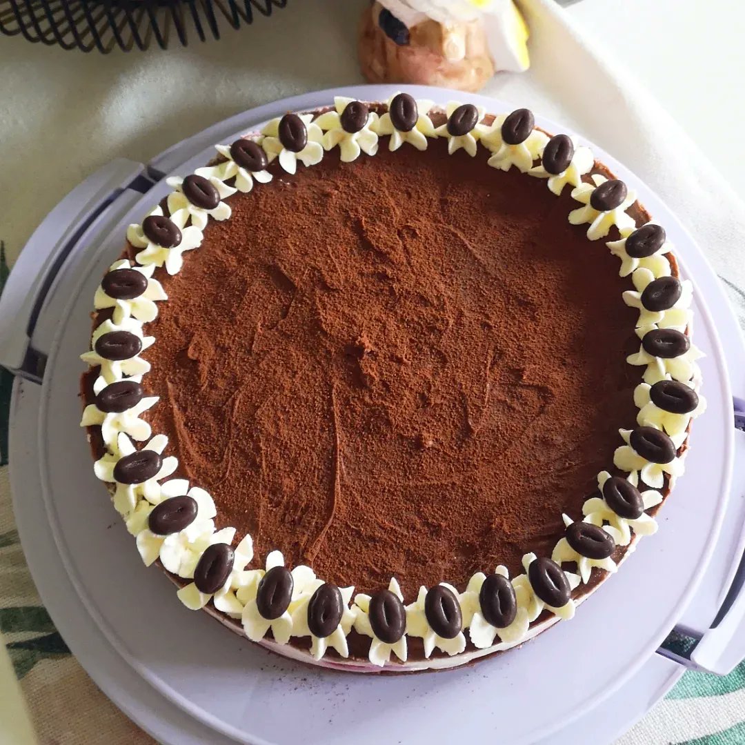 Raspberry Nutella cake for my sister's birthday. 

#raspberrynutellacake #cake #cakelover #cakelove #cakephotography #cakephoto #baking #bakinglove #bakinglover #bakingfun #bakingtime #bakingmakesmehappy #bakingwithlove #bakingcakes #bakingislove  #bakery