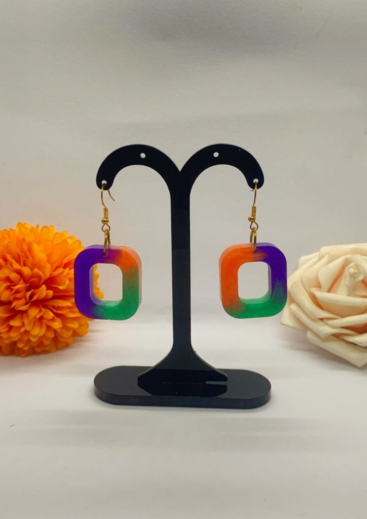 Square, unBOX and Buy Me
Mixed parade Orange, Green and Blue
Now available at @dehawklin store

#earringsforsale #resinjewellery #resin #engagingcontent #entrepreneur #trending #sale #jewelry #jewelrymaking #fashionearrings