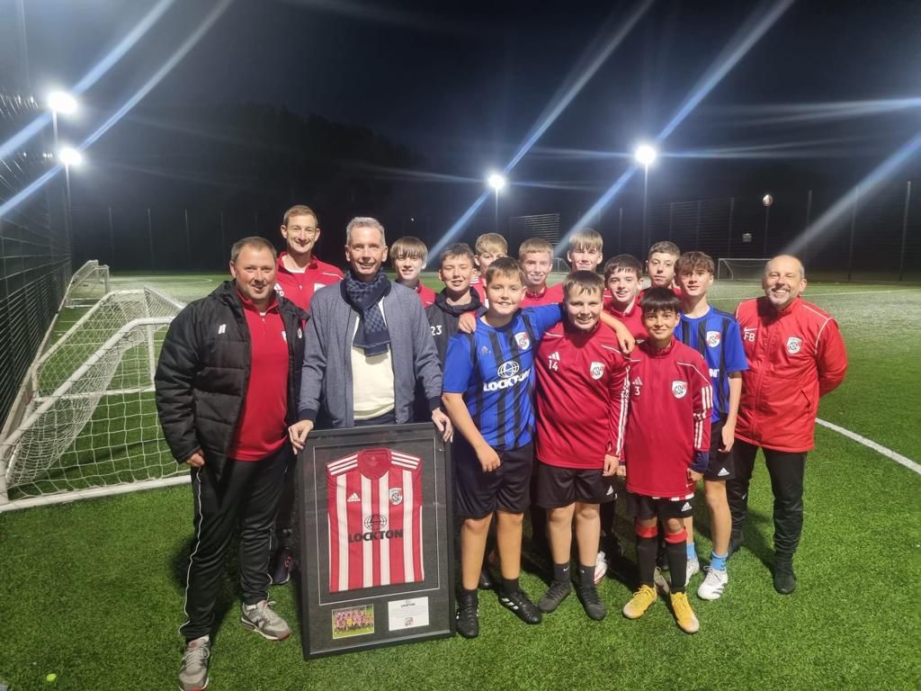 Carolside Sports Club (@carolsidesc) on Twitter photo Our Carolside 2009โs Barca team had the pleasure of presenting a framed strip to Gordon Duncan from <a href="/LocktonUK/">Lockton UK</a> who has once again been extremely generous sponsoring our strips for the new season.
global.lockton.com/gb/en Our Carolside 2009โs Barca team had the pleasure of presenting a framed strip to Gordon Duncan from <a href="/LocktonUK/">Lockton UK</a> who has once again been extremely generous sponsoring our strips for the new season.
global.lockton.com/gb/en