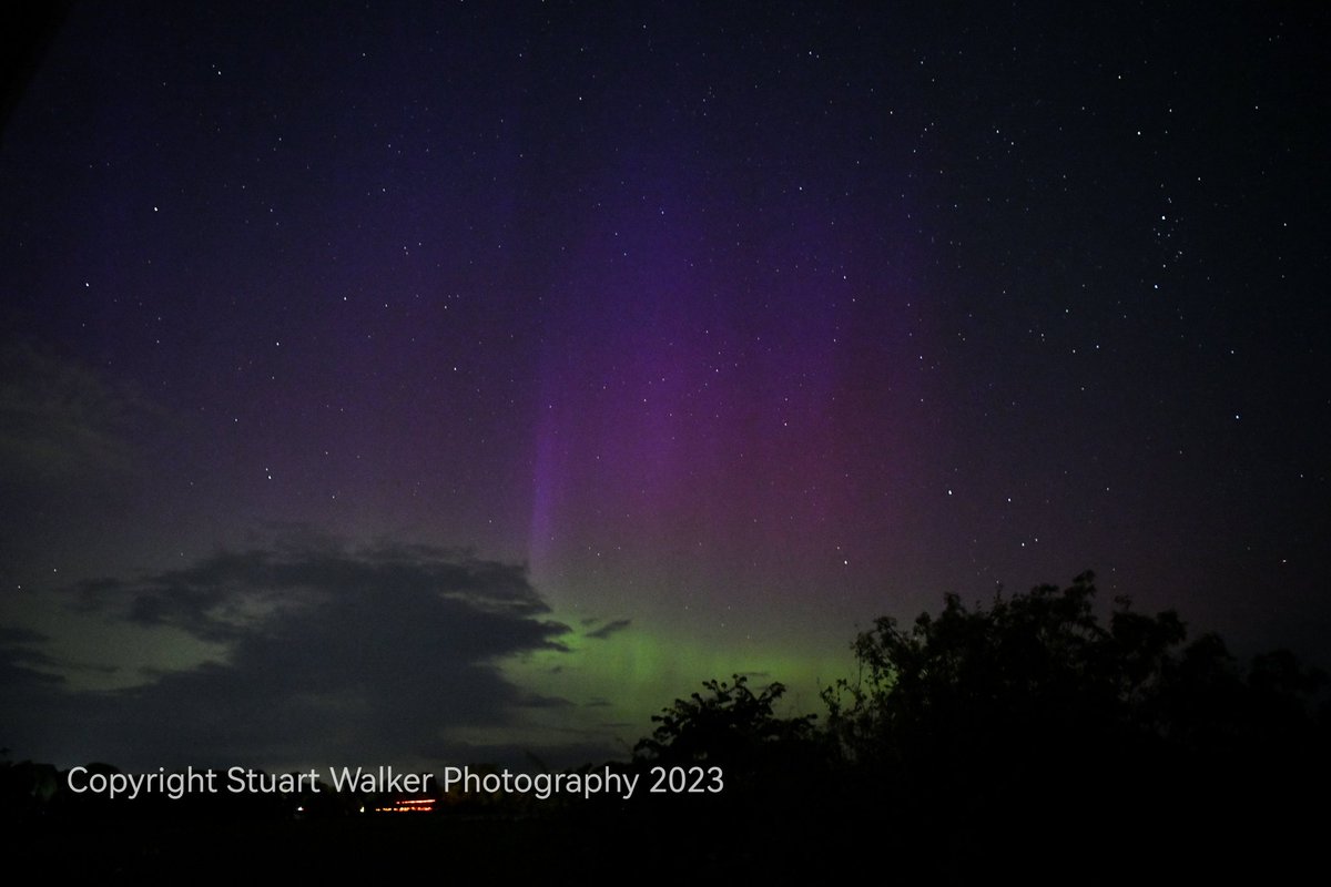 StuWalkerPhotos's tweet photo. Stuck the camera out of the back window expecting to be clouded out over Carlisle. Nice little aurora show. #Auroraborealis #aurora #northernlights #nightskies https://t.co/Byup7LBOlL