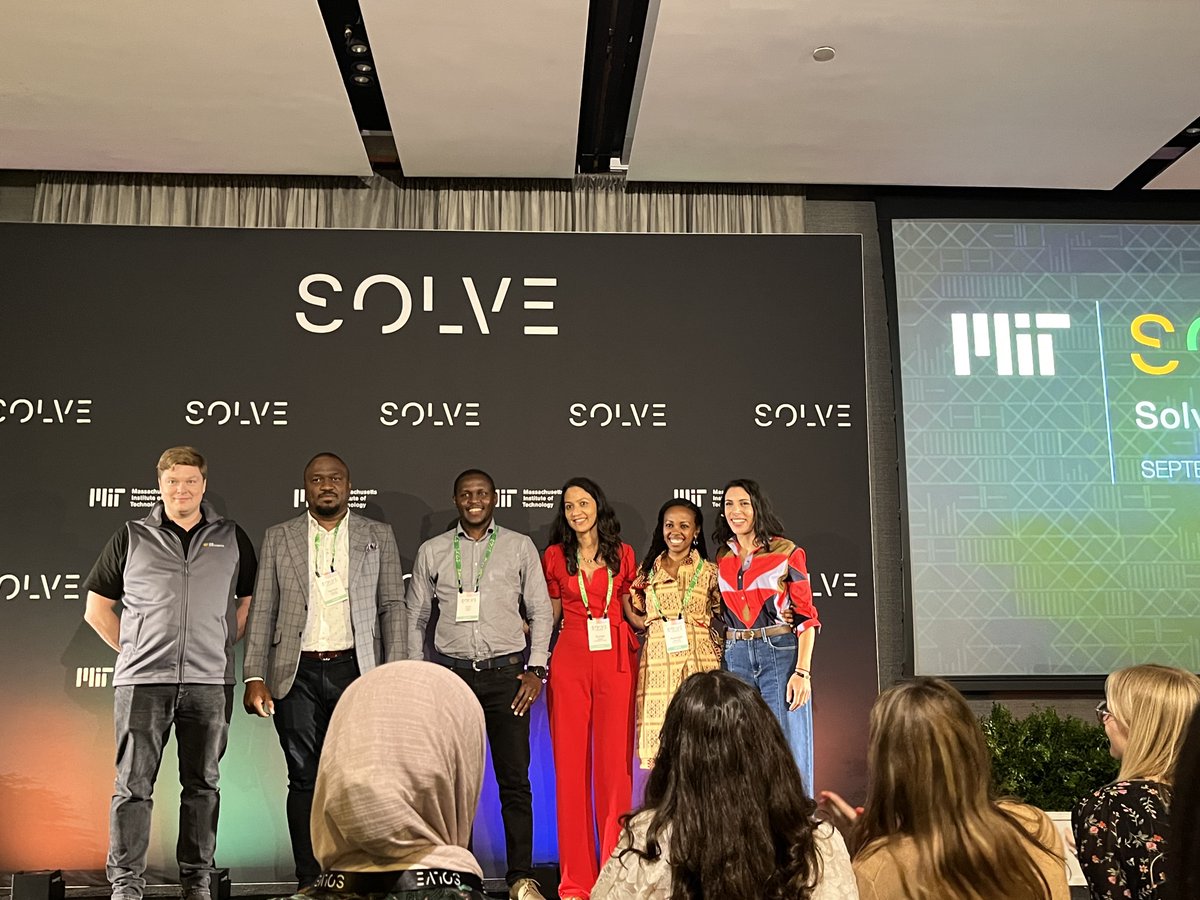 🏆 The GSR Foundation Prize goes to @TinyTotos, @PesaKit_AI, @NaYa_Health, and @rahataid! It is presented at #SolveFinals by @JamesNewell @GSR_io Foundation 🎉 #SolveFinals #GlobalChallenges