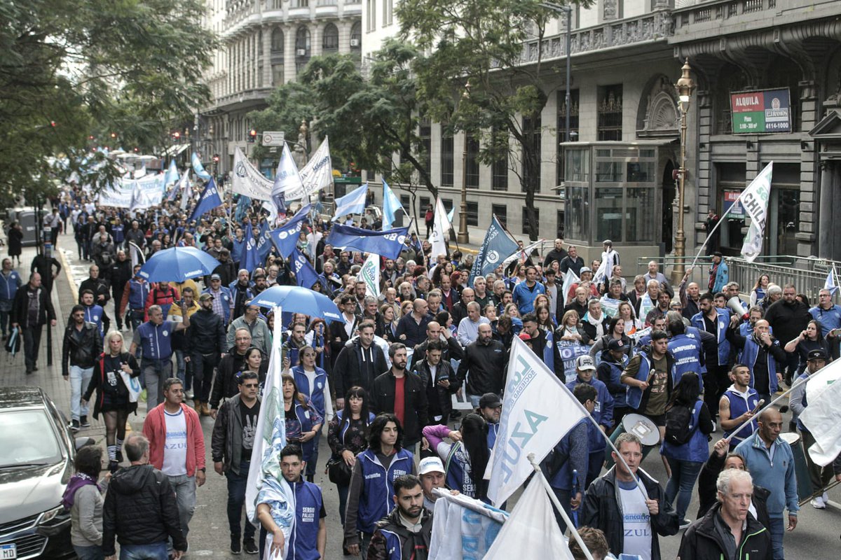 SergioOPalazzo's tweet photo. EL SALARIO NO ES GANANCIA.

En el día de hoy dimos dictamen favorable al proyecto impulsado por el Ministro de Economía Sergio Massa, de eliminación de la 4ta categoría del impuesto a las ganancias.
Es un gran paso adelante para 800.000 trabajadores y trabajadoras que dejarán de pagar dicho impuesto. 
Solo quedarán 90.000 contribuyentes pagando mucho menos que lo que pagaban actualmente.
La votación fue 25 a favor y 12 en contra de JXC.
Como siempre Juntos por el Cambio no acompañó y anunció que votará en contra.
Mañana es un gran día para muchos trabajadores que hemos sostenido desde siempre que EL SALARIO NO ES GANANCIA.

Mañana movilización frente al congreso para acompañar el proyecto.