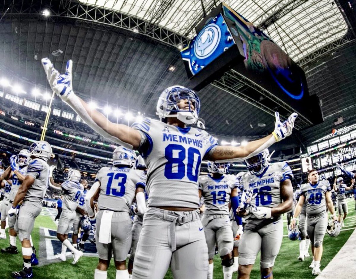 Justin_H0well's tweet photo. @johnnydmemphis Hello It’s Me!!! lol 😝 Go MeM Tigers! 🐯 https://t.co/lsnEHqP90r