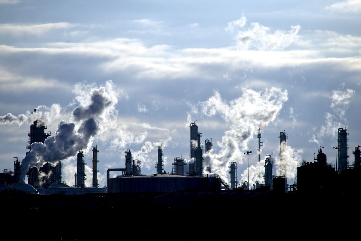 We’re suing <a href="/EPA/">U.S. EPA</a> to set stronger limits for petrochemical plants releasing carcinogenic air pollution. The agency needs to update limits for petrochemical plants making polyether polyols — chemicals used in consumer products like cosmetics, soaps, &amp; more.