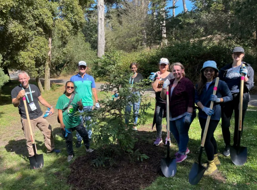 In the lead-up to last week’s Dreamforce event, the @Coveo team planted trees and volunteered in the community.What a great way to countdown to the event!

#Pledge1 #MemberShoutout #DF23