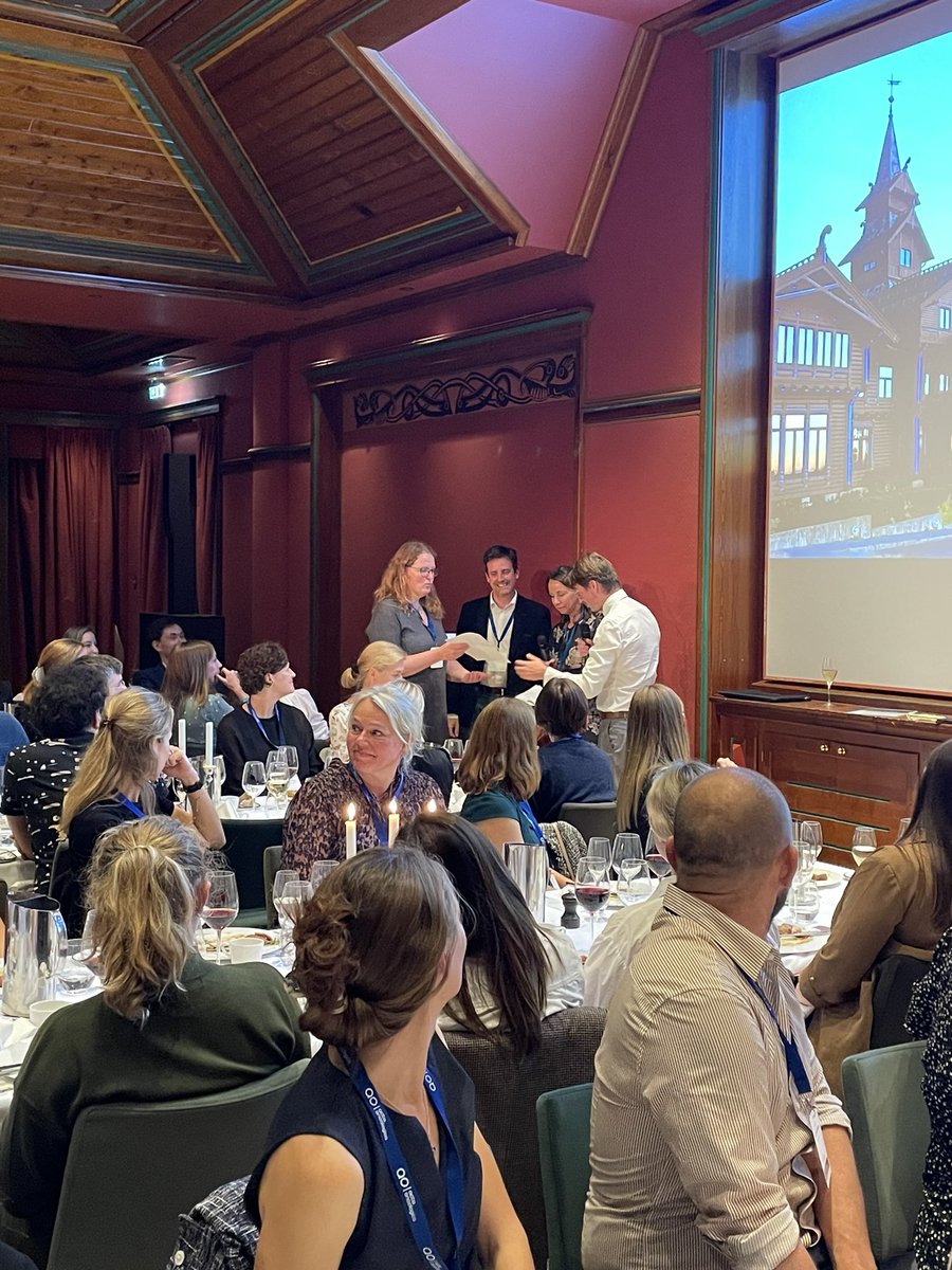 fkbmatrix's tweet photo. The ACTA Oncologica Nordic Precision Cancer Medicine Symposium conference dinner. Thank you @asmundflobak for being a great toastmaster and congratulations to the poster prize winners #AstridMedhus OUS, #TheaVåtsveen UiO and #PilarAyudaDuran OUS. Happy Birthday #EivindHovig! https://t.co/uiwDjKCYKs