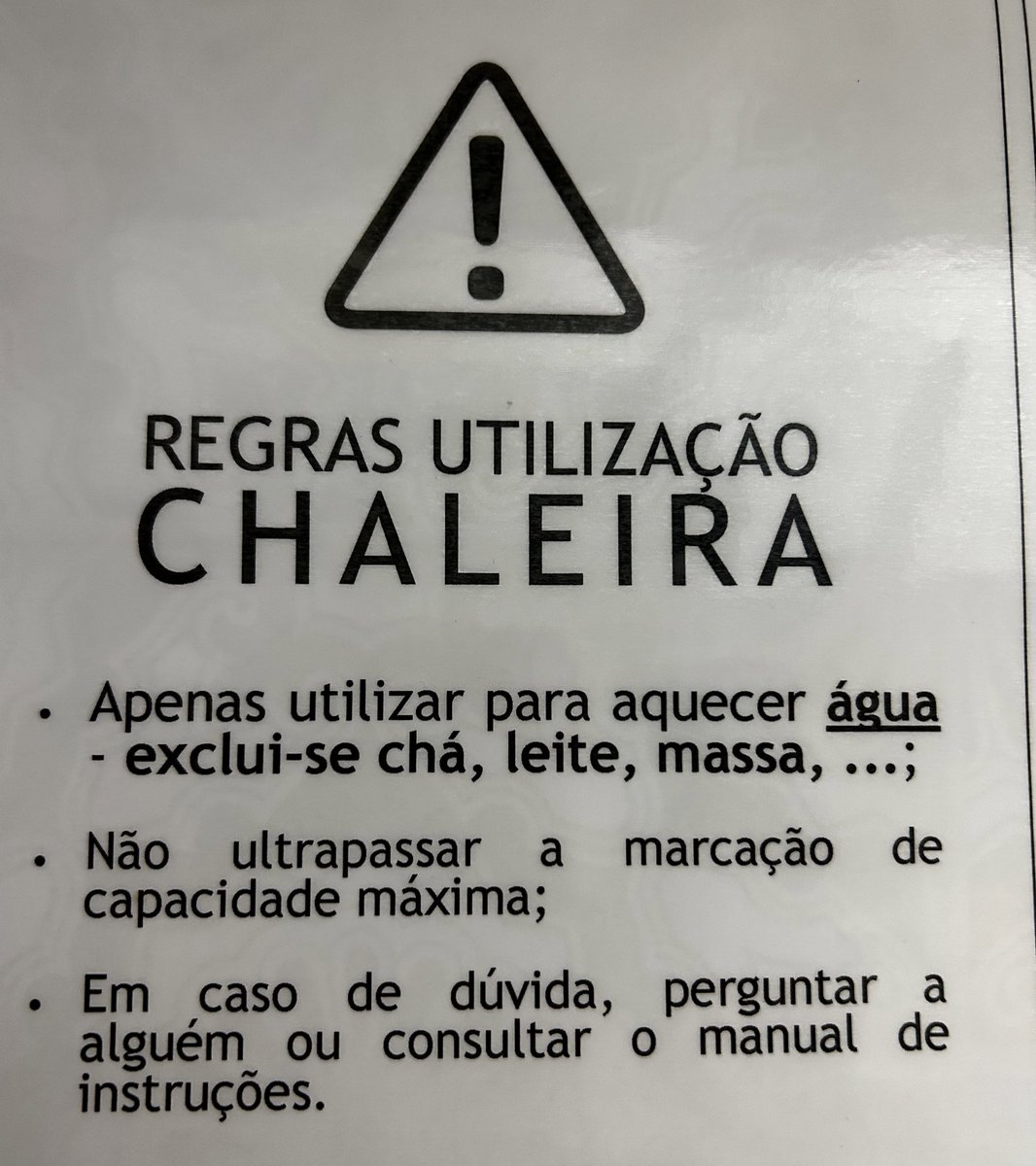 Às vezes no silêncio da noite fico a pensar quem foi o espertalhão que decidiu que colocar massa dentro de uma chaleira seria uma boa ideia…