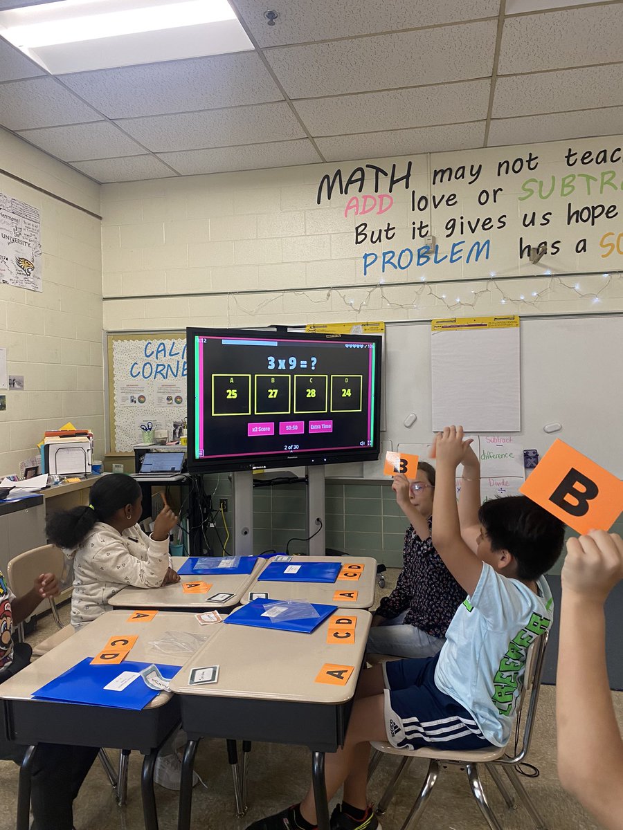 Used our total participation resources today when practicing our multiplication. What a fun way to practice our math facts! @AlliGoldbloom @dan_pizzo @PadoniaPride