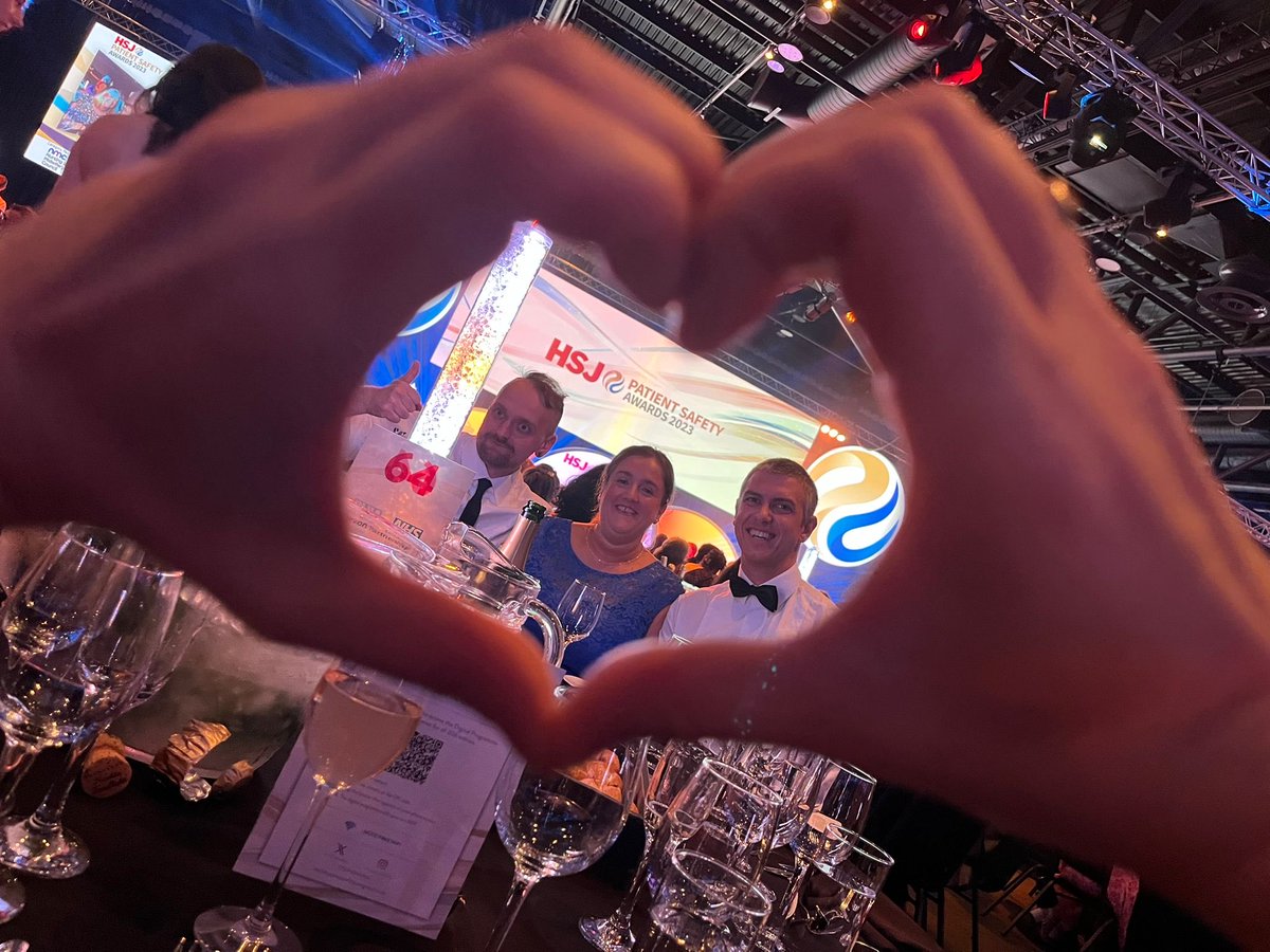 Winning picture of the night 🍾⁦⁦@HSJ_Awards⁩