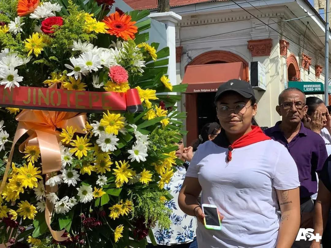 Militancia Sandinista en Jinotepe Carazo, realizó Ofrenda Floral 💐 en homenaje al 5️⃣0️⃣ aniversario del paso a la inmortalidad del Cmdte. Ricardo Morales Avilés.
#PatriaBenditayLibre
#UnidosEnVictorias 

<a href="/HoChiMinhF/">Hồ Chí Minh 🇳🇮</a> 
<a href="/ColochaSan/">Colocha San🇳🇮</a>