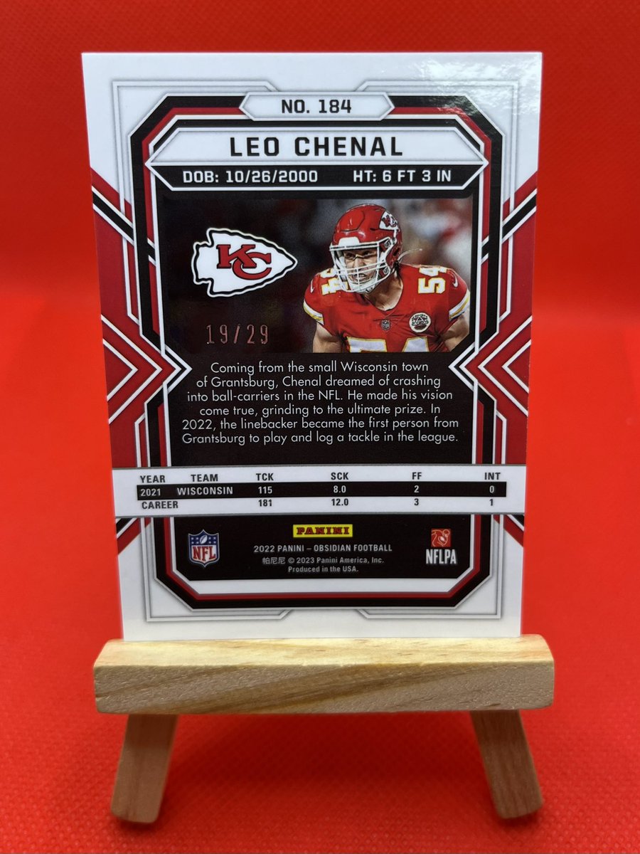 chiefscardspain's tweet photo. Leo Chenal - Obsidian 2022 Electric Etch Red Flood /29 RC
@chenal_leo @Chiefs @Chiefs_Esp @ChiefsMexico @asocards @ChiefsKingdomDE @CanalCards @NFL @PaniniAmerica
#leochenal #chiefskingdom #linebacker #photooftheday https://t.co/6mytG38u7W