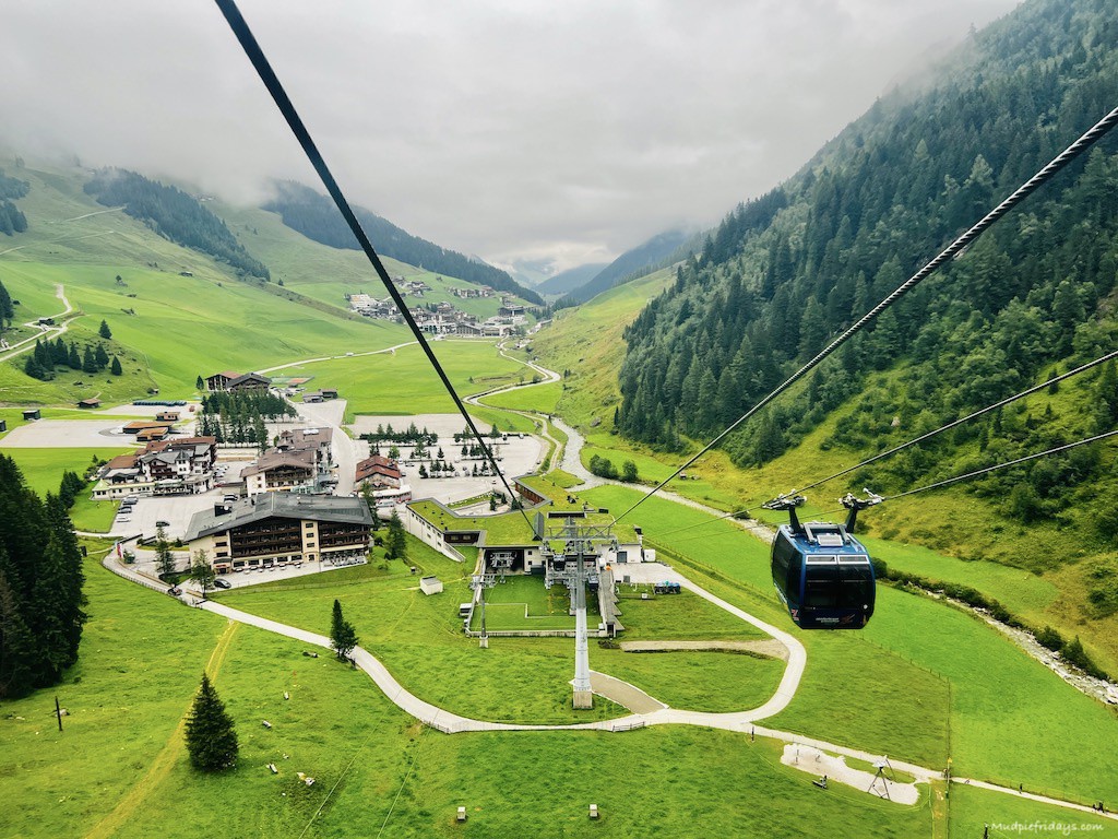 MudpieFridays's tweet image. The best things to do at the Hintertux Glacier in the Summer
▸ lttr.ai/AHAja

#Zillertal #VisitAustria #HintertuxGlacier