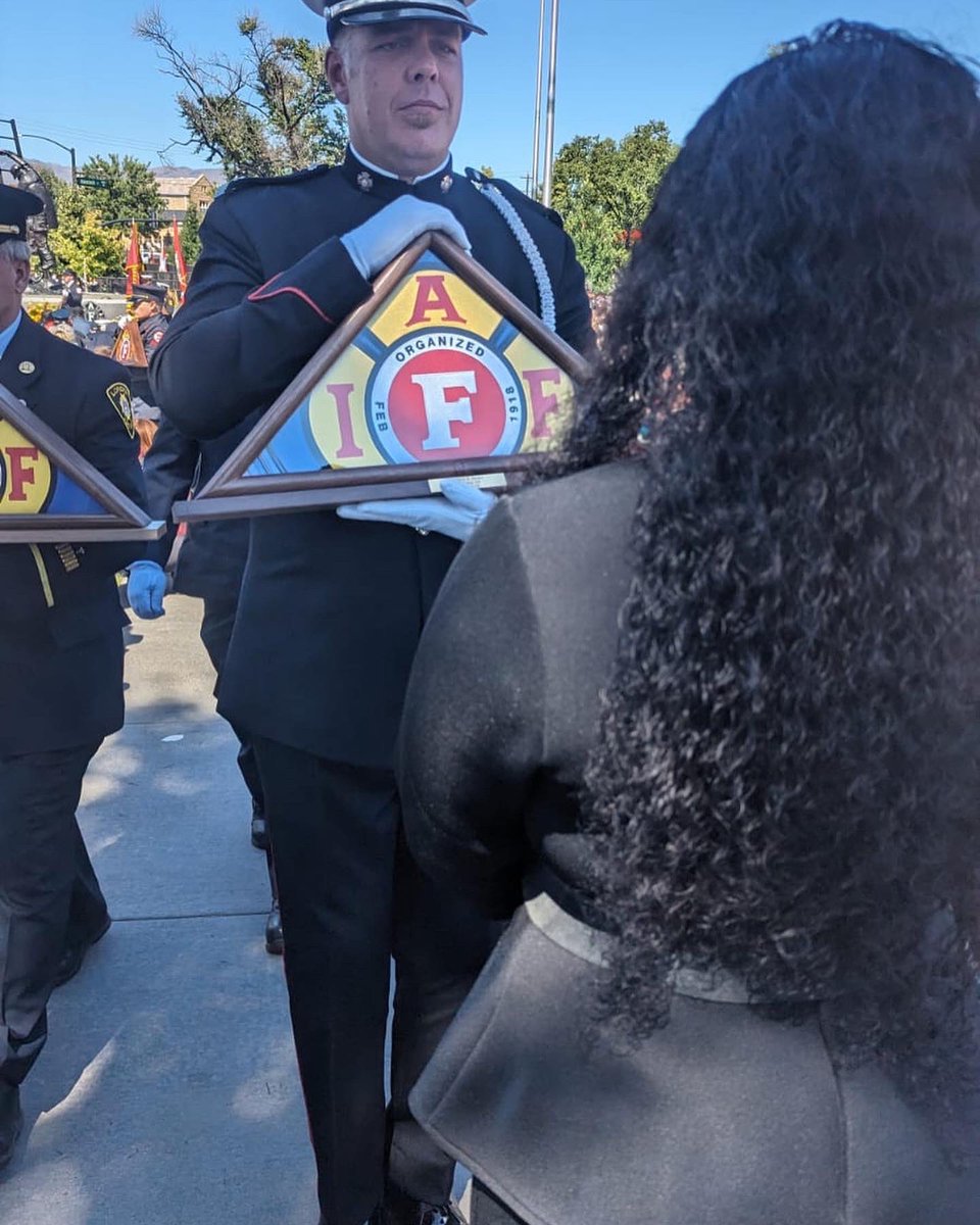 EFFU_209's tweet photo. It is our greatest honour to attend the IAFF Fallen Firefighters Memorial alongside 5 of our members families, our Edmonton Honour Guard, the @edmonton_fire_pandd and our @edmfirememorial. This year we had 11 members forever memorialized on the walls of the @iaffofficial site. https://t.co/gCDsg3NKtn