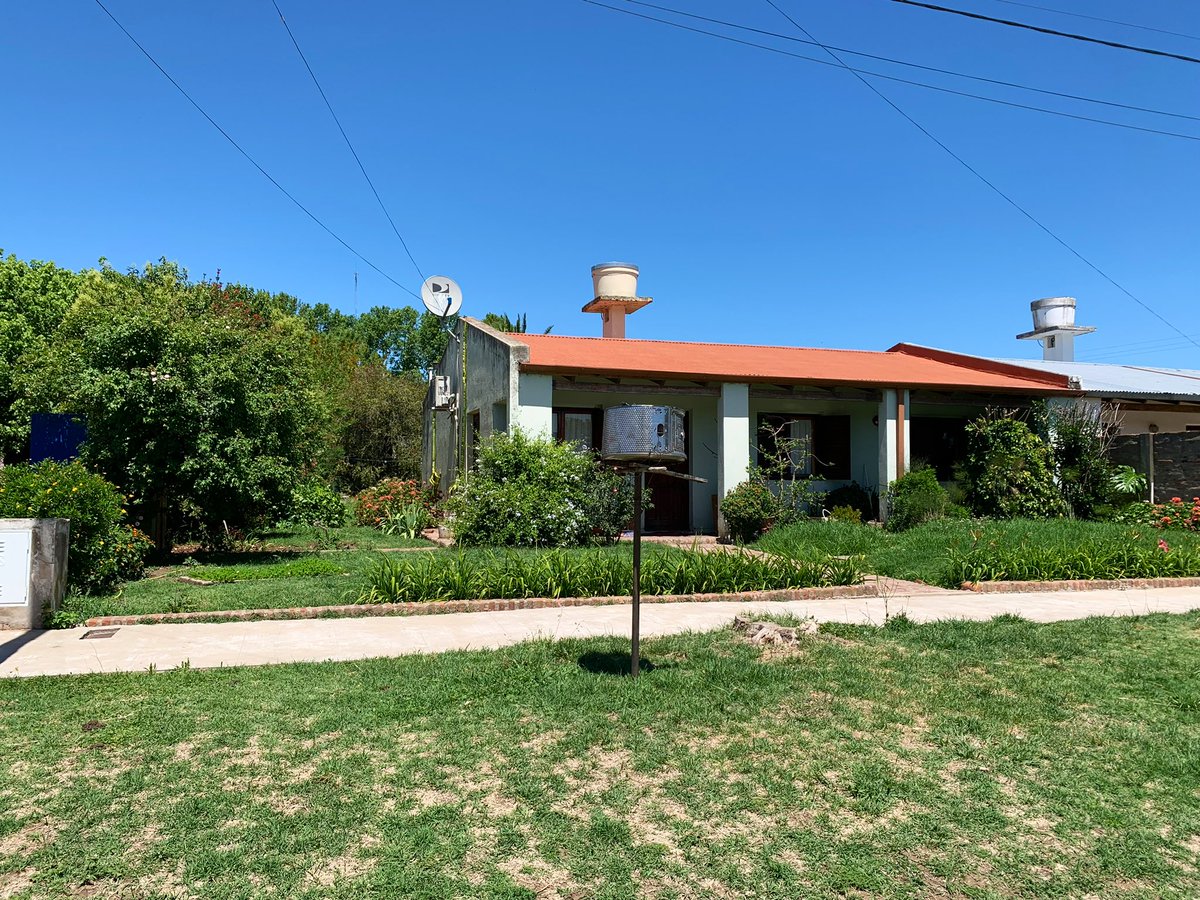 gui10road's tweet photo. MORSE 🌳 y los árboles como protagonistas. Partido de Junín. 2000 habitantes aprox. Casas sin rejas, bicis sin candados. Visitar EL TERRUÑO, almacén y bar autóctono + ferias y espacio cultura. Frente a la arbolada Plaza Principal encuentran el Museo Agropecuario de Morse 🚜 https://t.co/2vXuuE8HmY